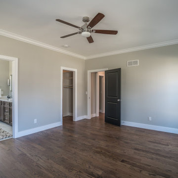 Beautiful Reversed Build in Glendale, MO