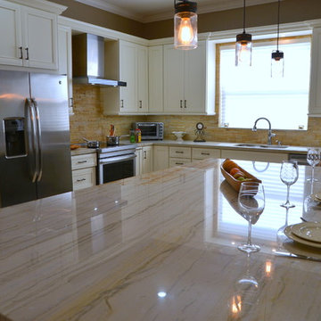 Black and White Two Toned Kitchen