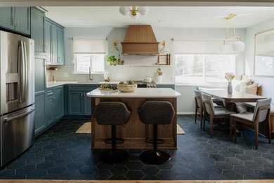 Example of a transitional kitchen design in Detroit