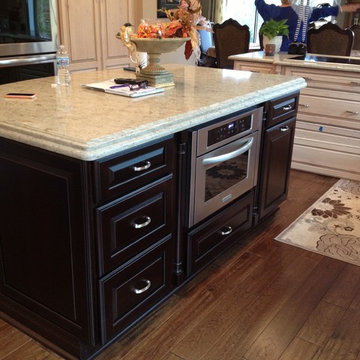 Shuler Cabinetry - Princeton Door Maple Champaign w/burnt sienna glaze