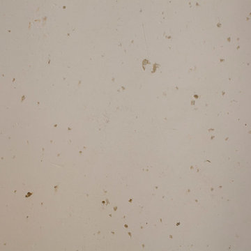 Ökologischer Marmorputz in hellem Bad