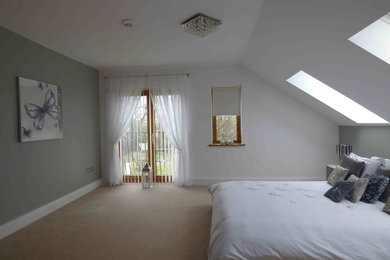 Example of a living room design in San Diego