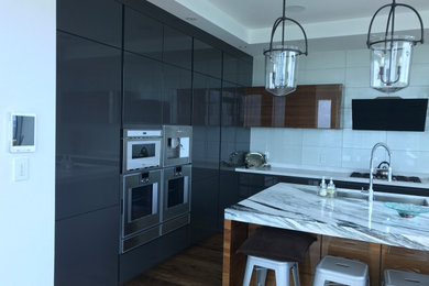 Example of a kitchen design in Edmonton