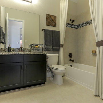Houston, Texas | Lago Mar - Premier Juniper Secondary Bathroom