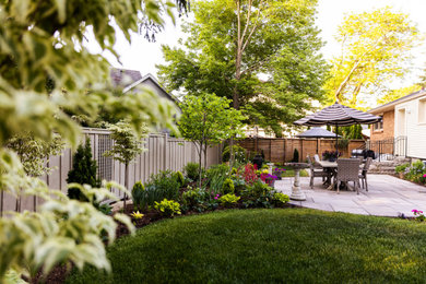 Patio photo in Toronto