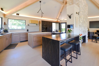 Kitchen - kitchen idea in San Francisco