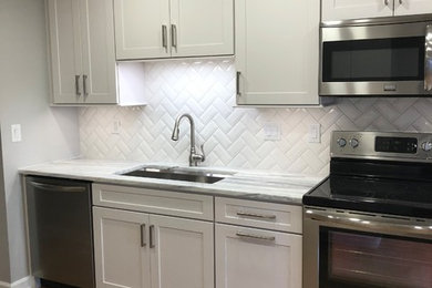 Transitional kitchen photo in Charlotte