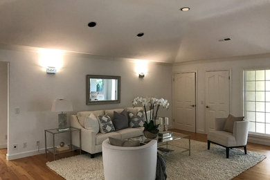 Living room photo in San Francisco