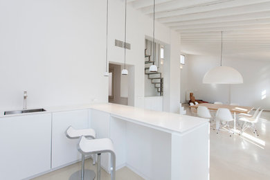 Photo of a contemporary kitchen in Palma de Mallorca.