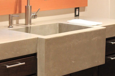 Example of a laundry room design in Seattle