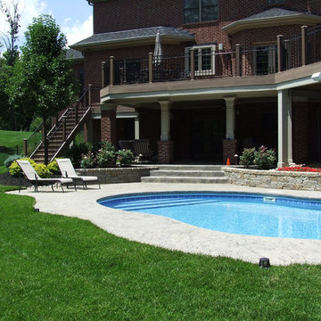 Custom Vinyl-Liner Pool with Steps