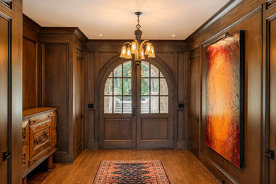 Elegant entryway photo in Atlanta