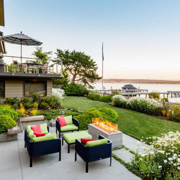 Casual Lakeside Living with a Pacific Northwest Vibe