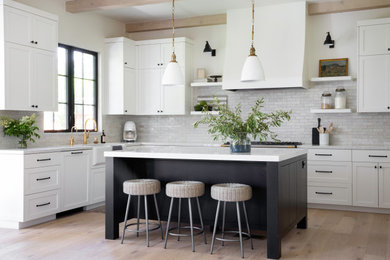 Example of a beach style kitchen design in San Francisco