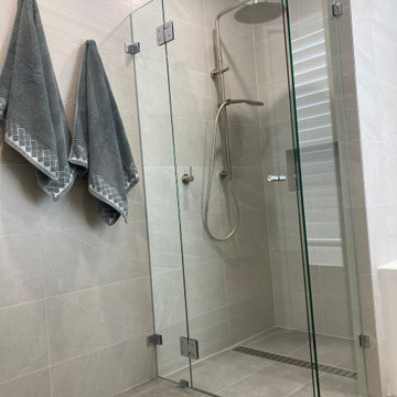 Bathroome large shower head