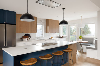 Kitchen - kitchen idea in Vancouver