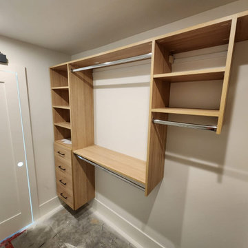 2-Home Walk-In Closets and Organizing Units in North Vancouver, BC