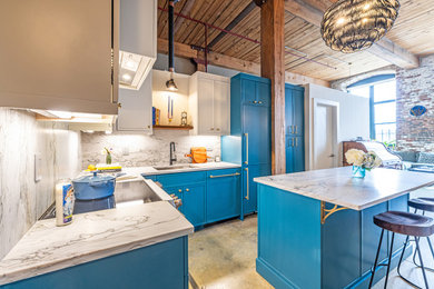 Kitchen - transitional kitchen idea in Atlanta
