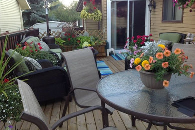 Inspiration for a transitional patio remodel in Calgary
