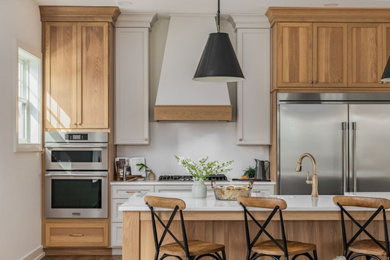 Kitchen - eclectic kitchen idea in Columbus