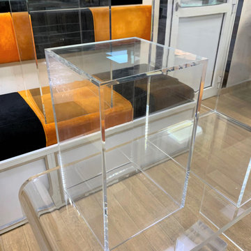 We offer top-class display case to our clients