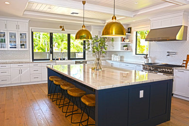 Inspiration for a kitchen remodel in Hawaii