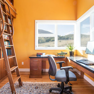 ソルトレイクシティのモダンスタイルのおしゃれなホームオフィス・仕事部屋の写真