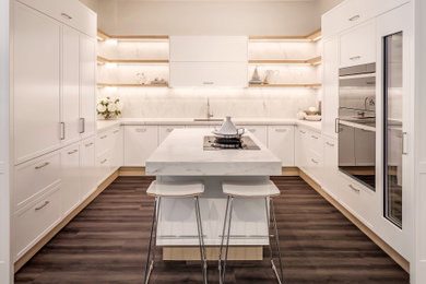 Transitional kitchen in Sydney.
