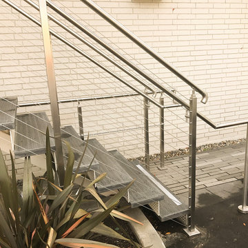 Commercial cable railing system