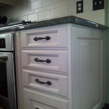 Craftsman Bungalow - Traditional Kitchen