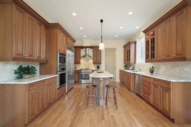 Elegant kitchen photo in Miami