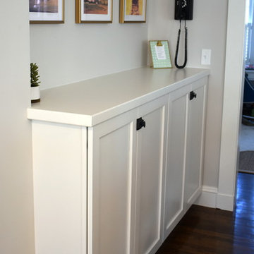 Wellborn Forest Hamilton door style in Arctic White and Oyster