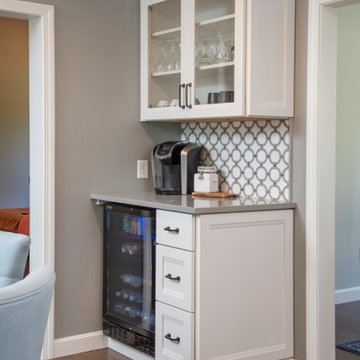 Transitional Contemporary Farmhouse Kitchen in Londonderry, New Hampshire