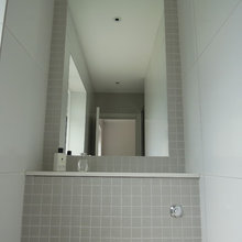 garden flat bathroom