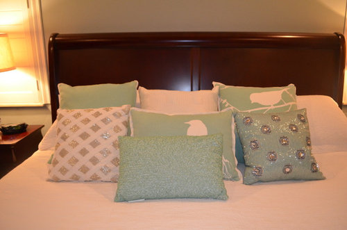 master bedroom throw pillows