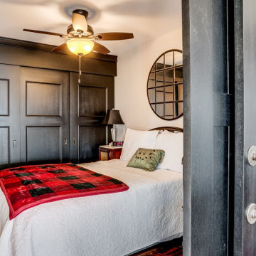 Spare Room :: Custom Home - Garage Retreat ::