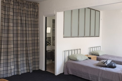 Modern bedroom in Montpellier.