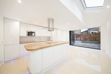 Design ideas for a classic kitchen in London.