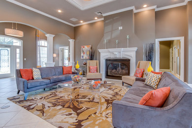 Trendy living room photo in Jacksonville