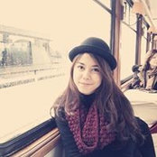 Ayu Tyas Kusumas foto