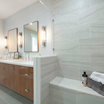 Norlyn - Transitional Master Bathroom