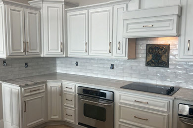 Transitional kitchen photo in Birmingham