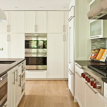 Mattituck: Kitchen & Living