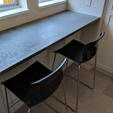 Small Transitional Kitchen