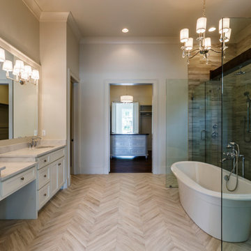 Beautiful Golf Course/Lakefront home in Regatta Bay Golf and Yacht Club