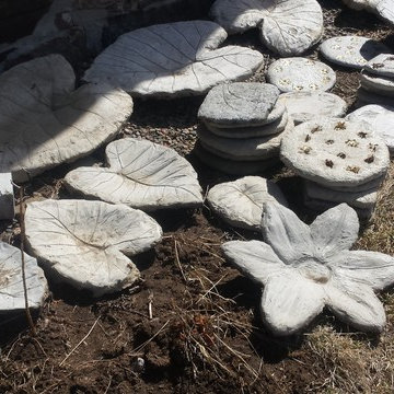 cement leaf bird baths