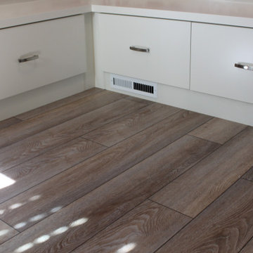 Showplace EVO Kitchen in Pendleton Dover White