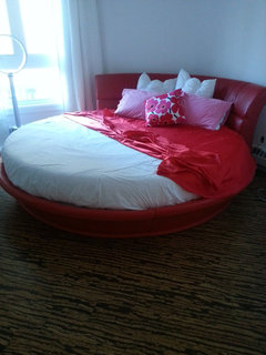 Austin powers outlet round bed