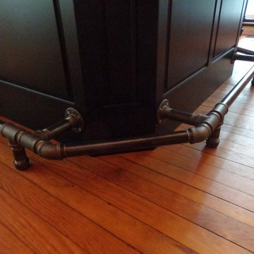 Raised panel bar