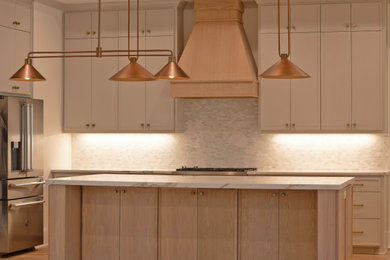 Kitchen - kitchen idea in Dallas